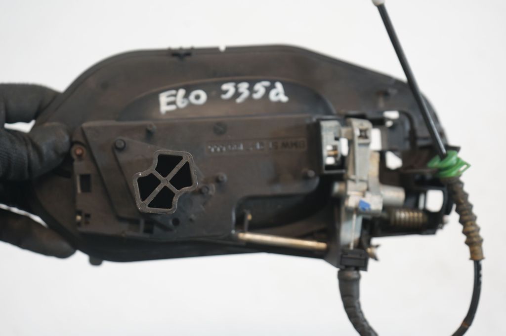 Rear door exterior handle (6)