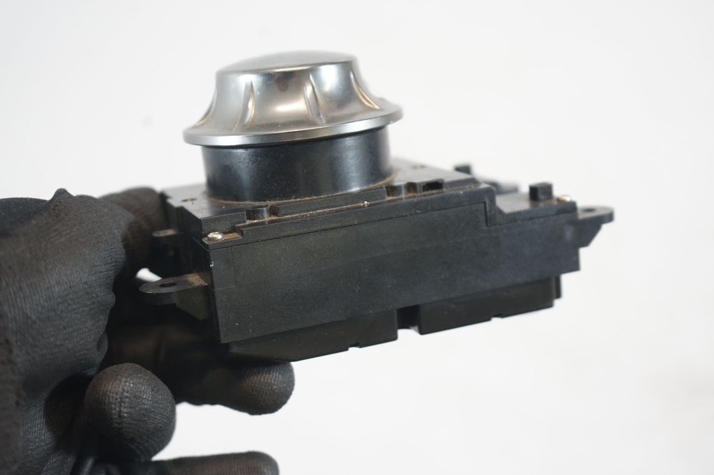 Multifunctional control switch/knob (5)