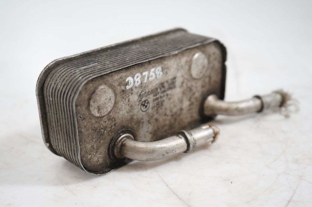 Engine oil radiator (7)