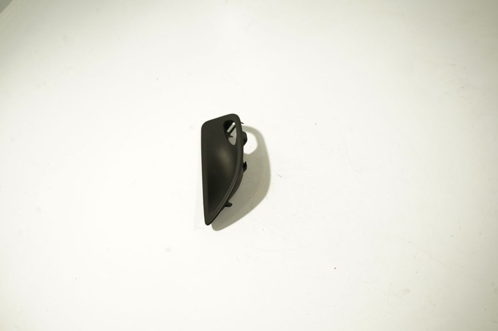 Other front door trim element (2)