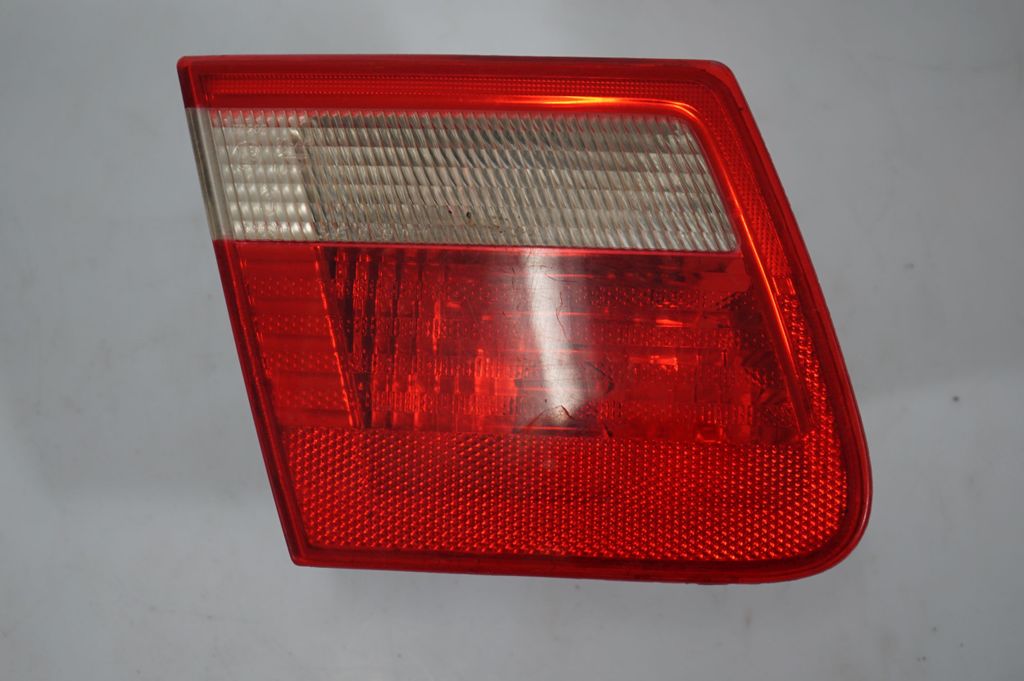 Tailgate rear/tail lights (5)
