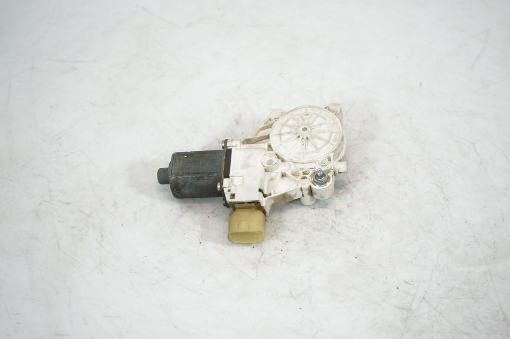 Front door window regulator with motor (5)