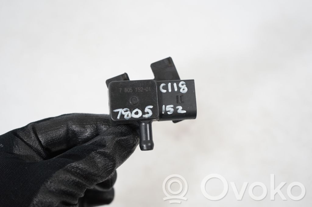 Exhaust gas pressure sensor (8)