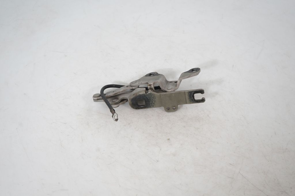 Engine bonnet/hood hinges (5)