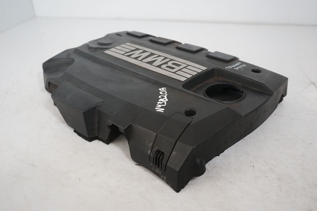 Engine cover (trim) (6)