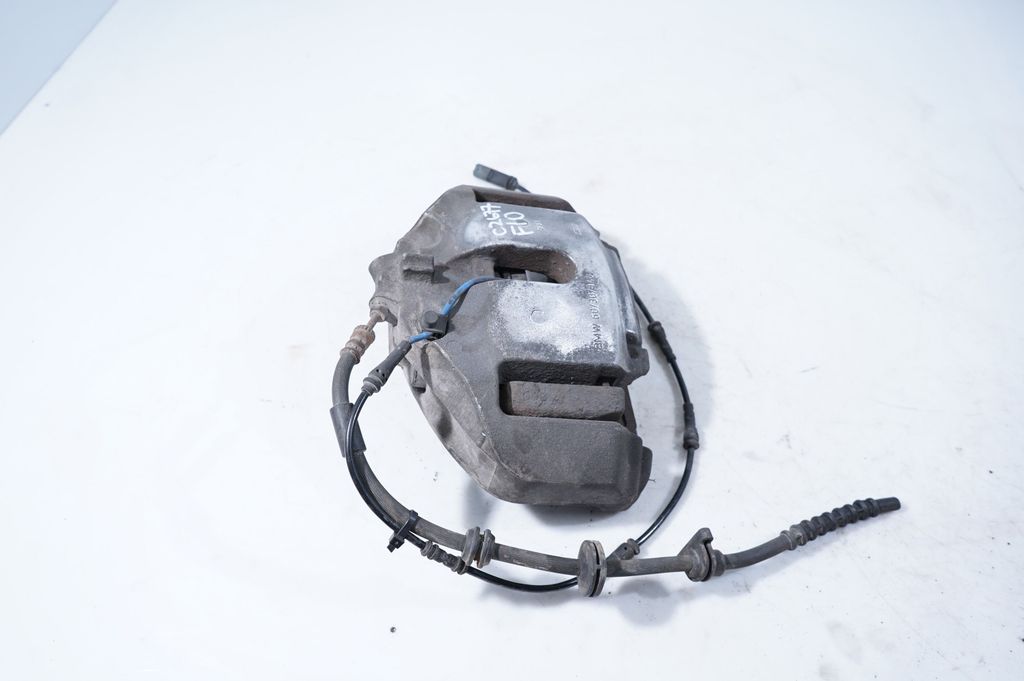 Front brake caliper (4)