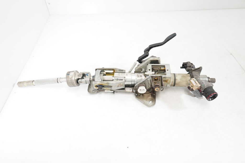 Steering wheel axle set