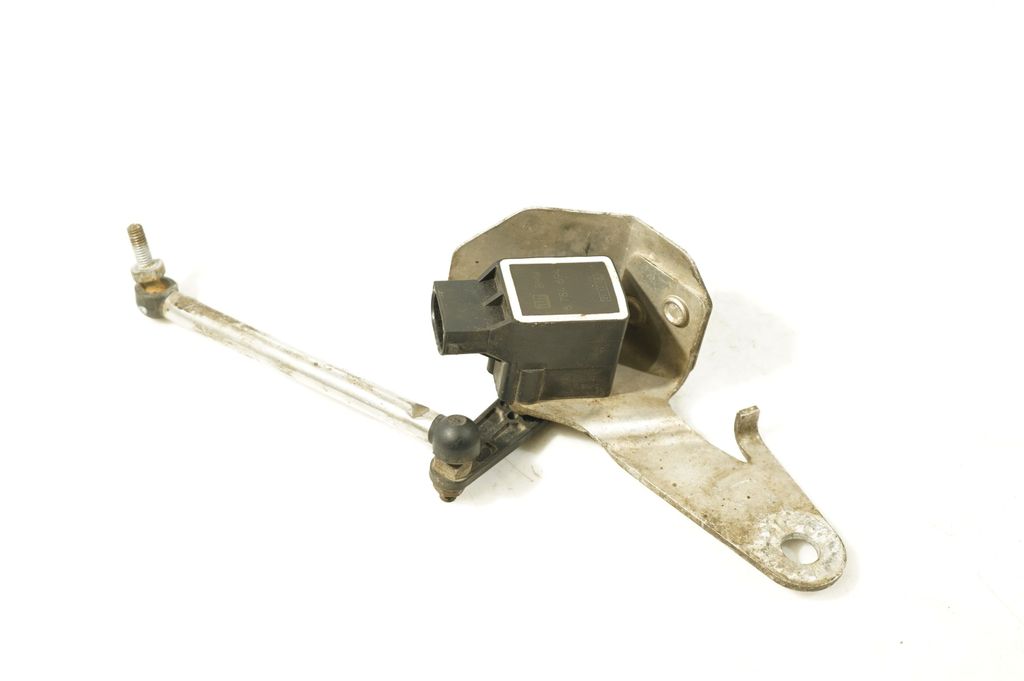 Headlight/headlamp level sensor