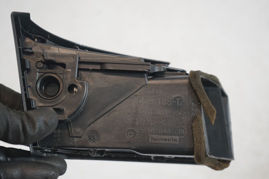 Dashboard side air vent grill/cover trim (7)