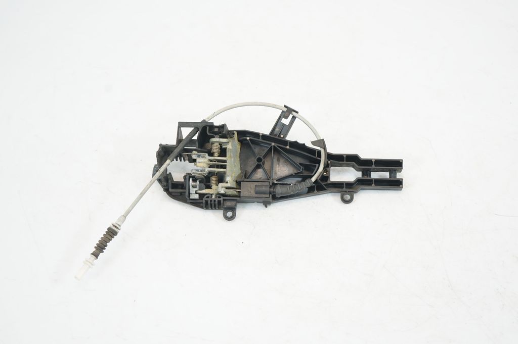 Front door exterior handle/bracket (4)