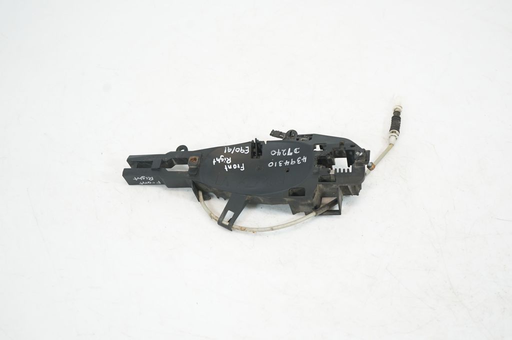 Front door exterior handle/bracket (3)