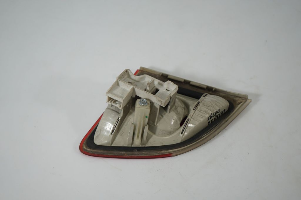 Tailgate rear/tail lights (5)