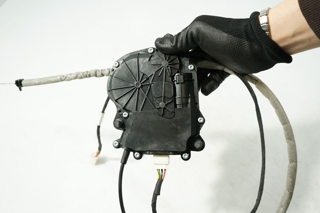 Tailgate/trunk/boot lift motor (8)