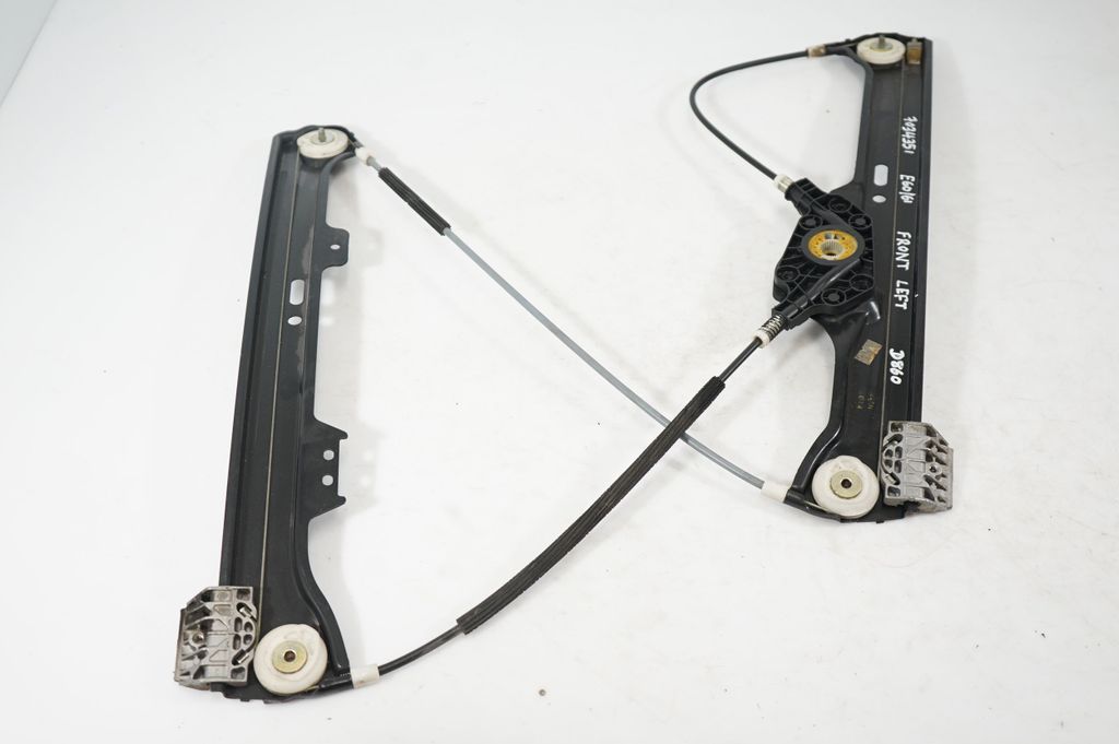 Front door window regulator with motor (2)