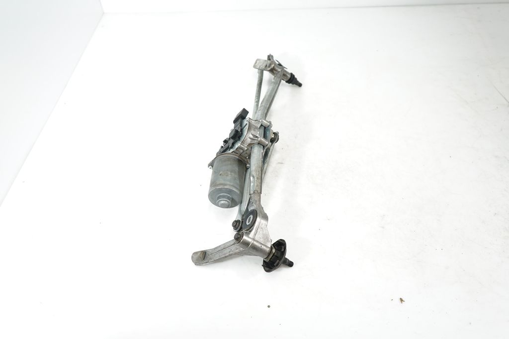 Front wiper linkage and motor (2)