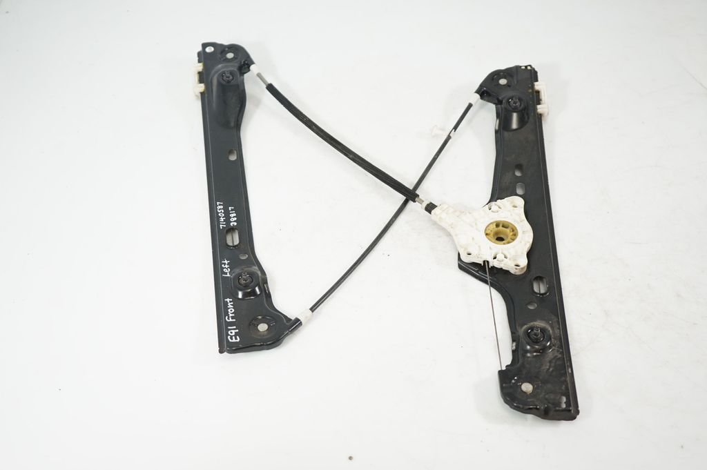 Front door window regulator with motor (4)