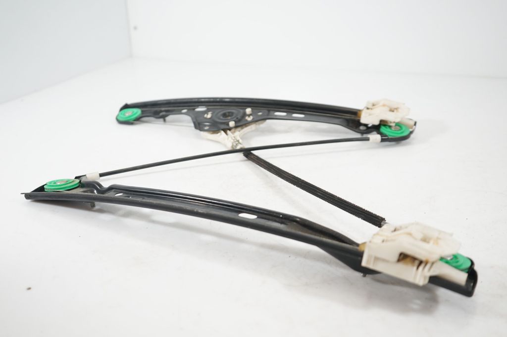 Front door window regulator with motor (6)