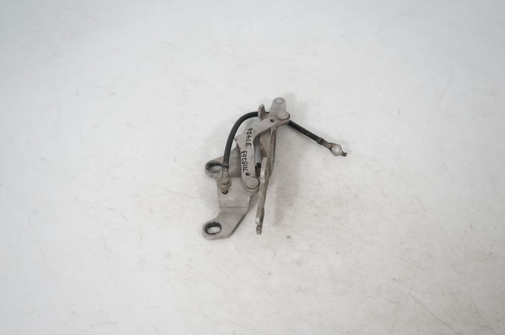 Engine bonnet/hood hinges (4)