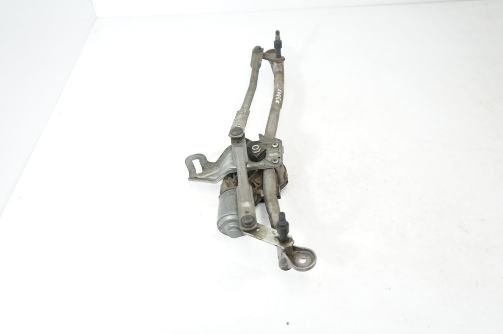 Front wiper linkage and motor (2)