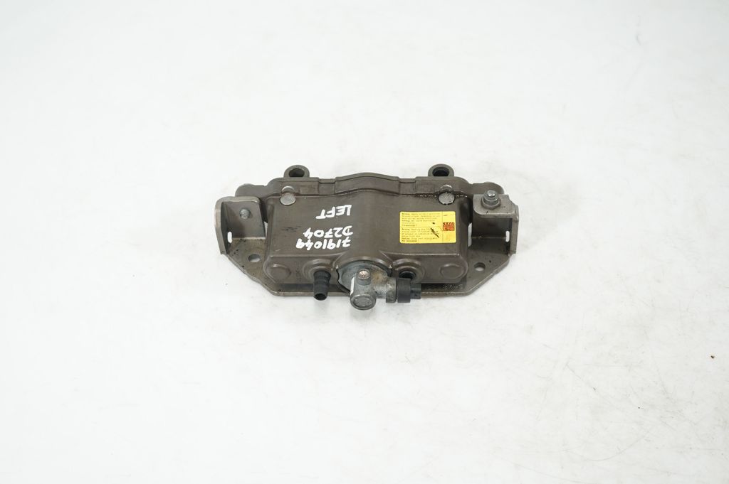 Engine bonnet/hood hinges (3)