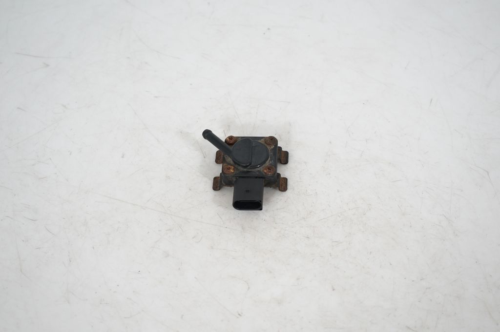 Exhaust gas pressure sensor (3)