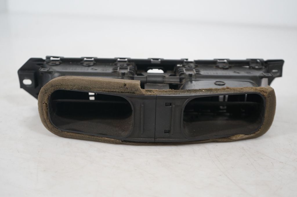 Dash center air vent grill (8)