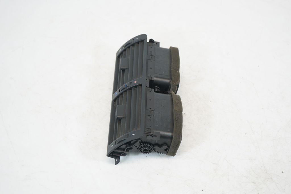 Dash center air vent grill (2)