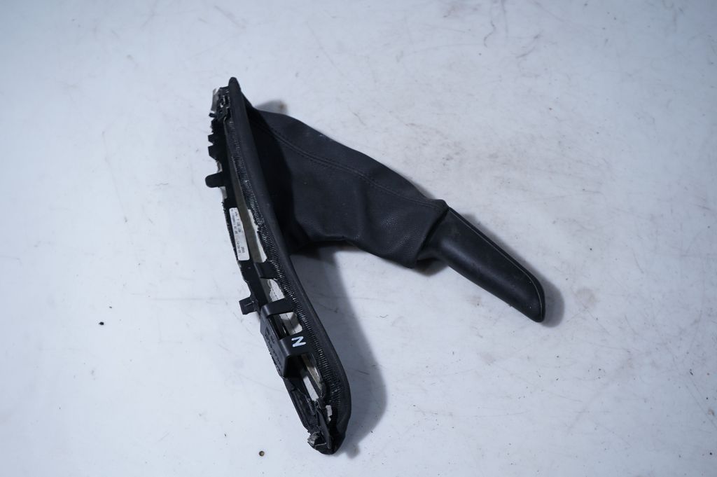 Handbrake trim (3)