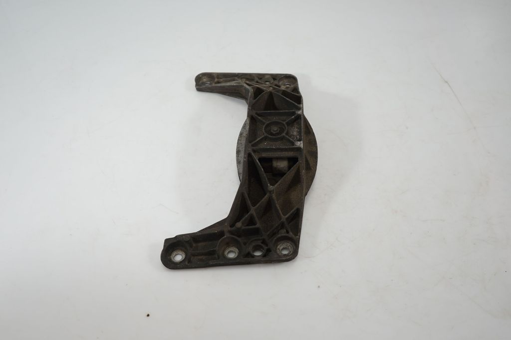Gearbox mounting bracket (4)