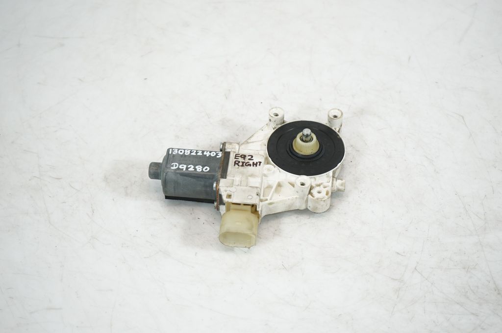 Front door window regulator with motor