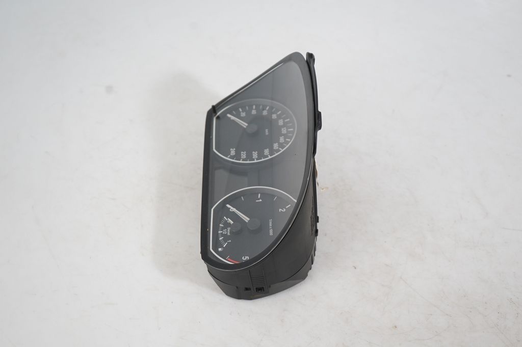 Speedometer (instrument cluster) (2)