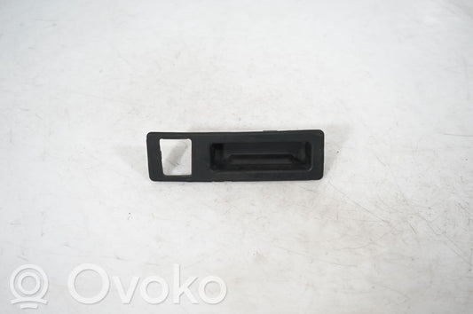 Dashboard lower bottom trim panel