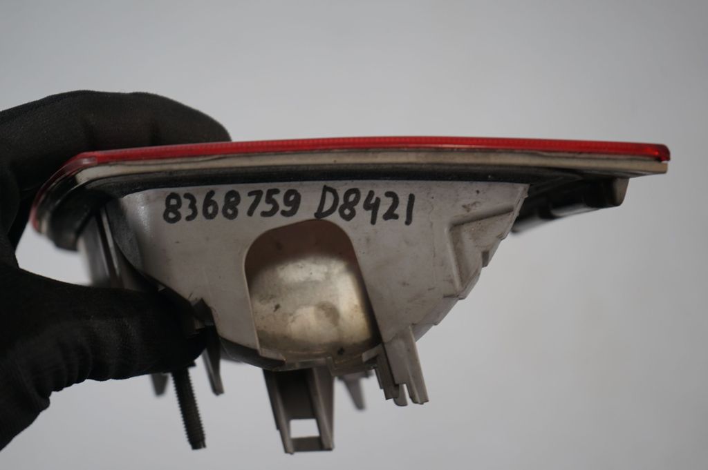 Tailgate rear/tail lights (8)