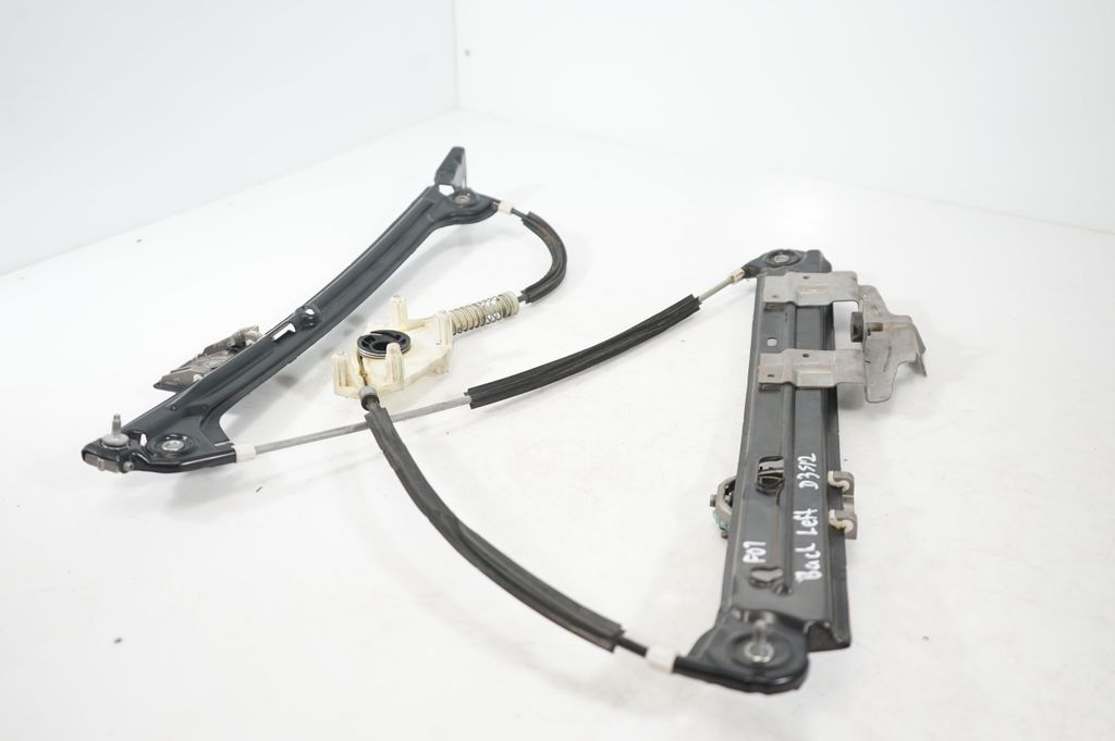 Front door window regulator with motor (7)