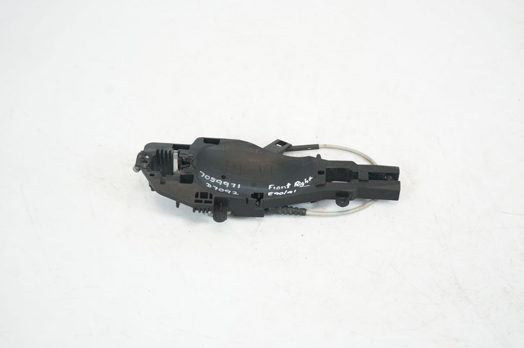 Front door exterior handle/bracket