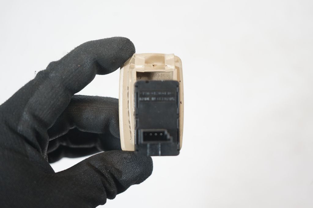 Electric window control switch (8)