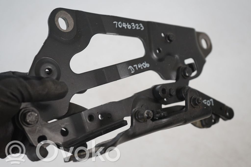 Engine bonnet/hood hinges (6)