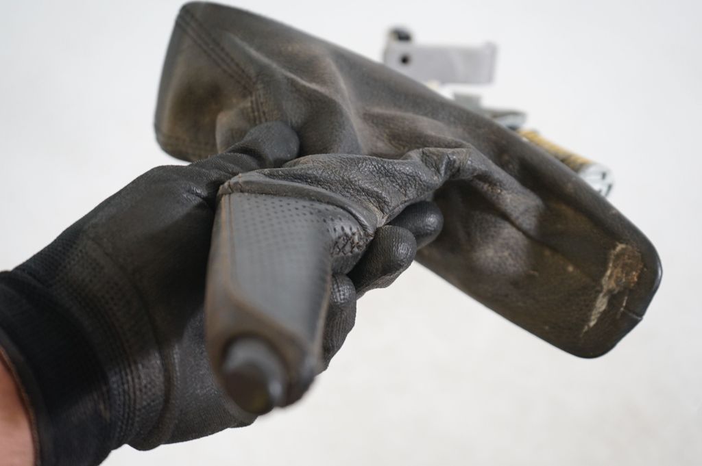 Handbrake/parking brake lever assembly (6)