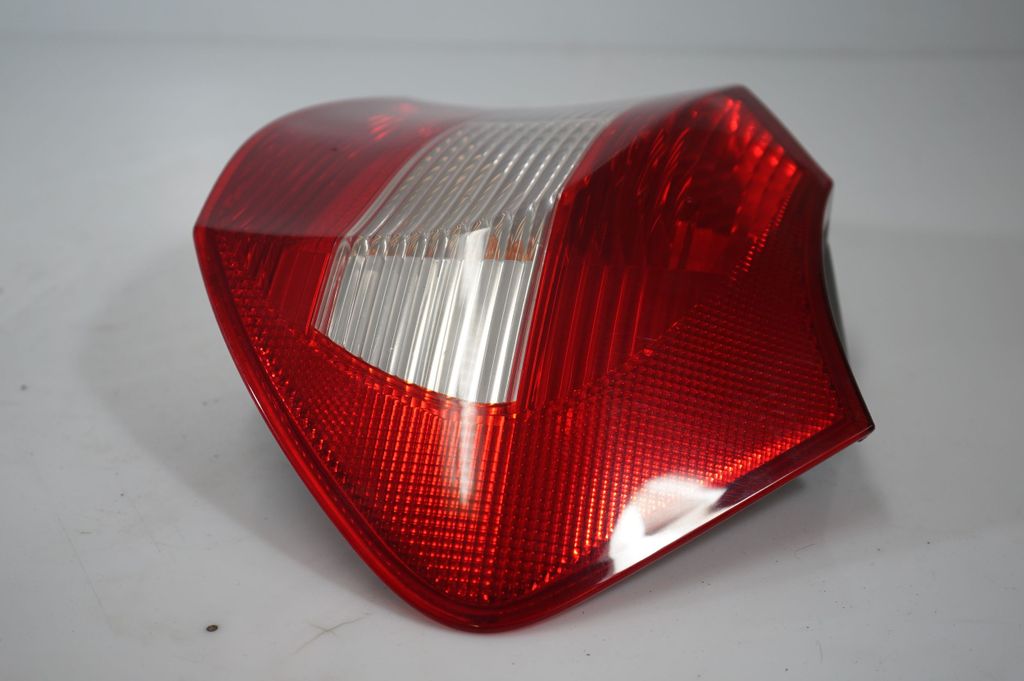Rear/tail lights (8)