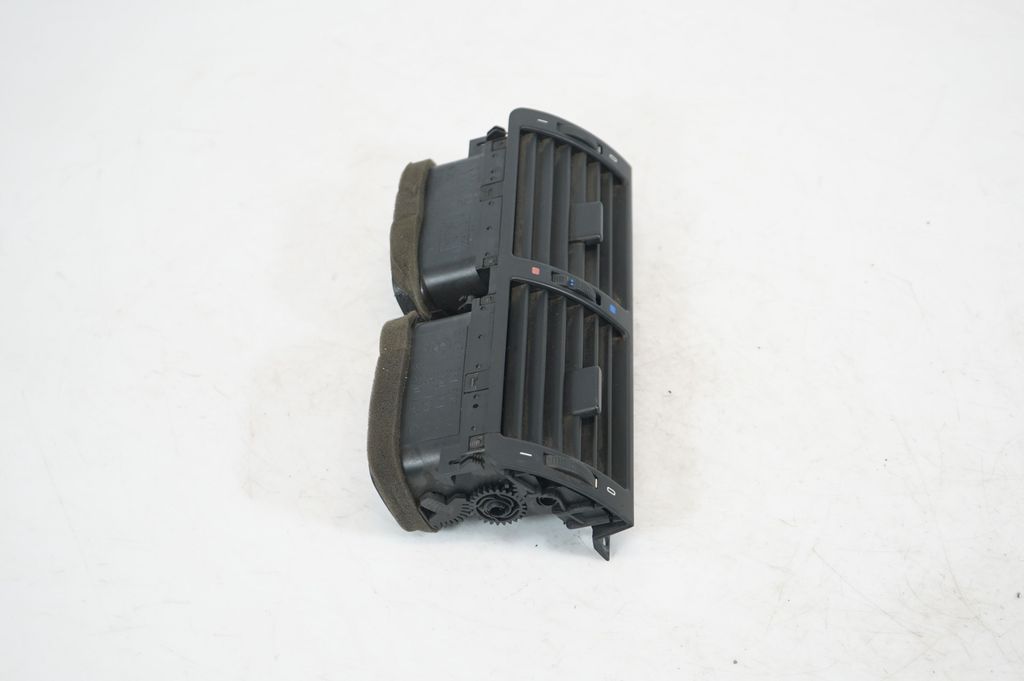 Dash center air vent grill (4)
