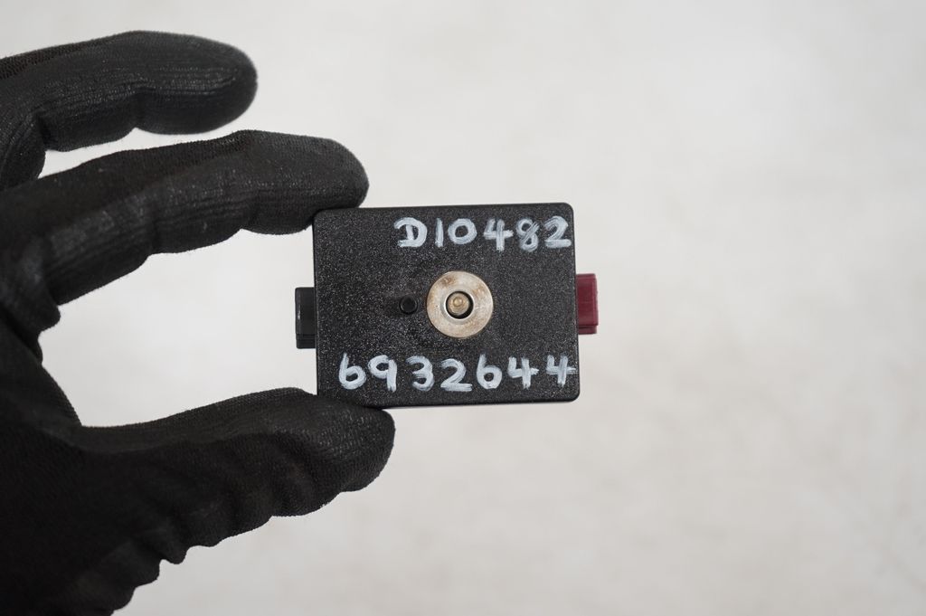 Aerial antenna amplifier (10)