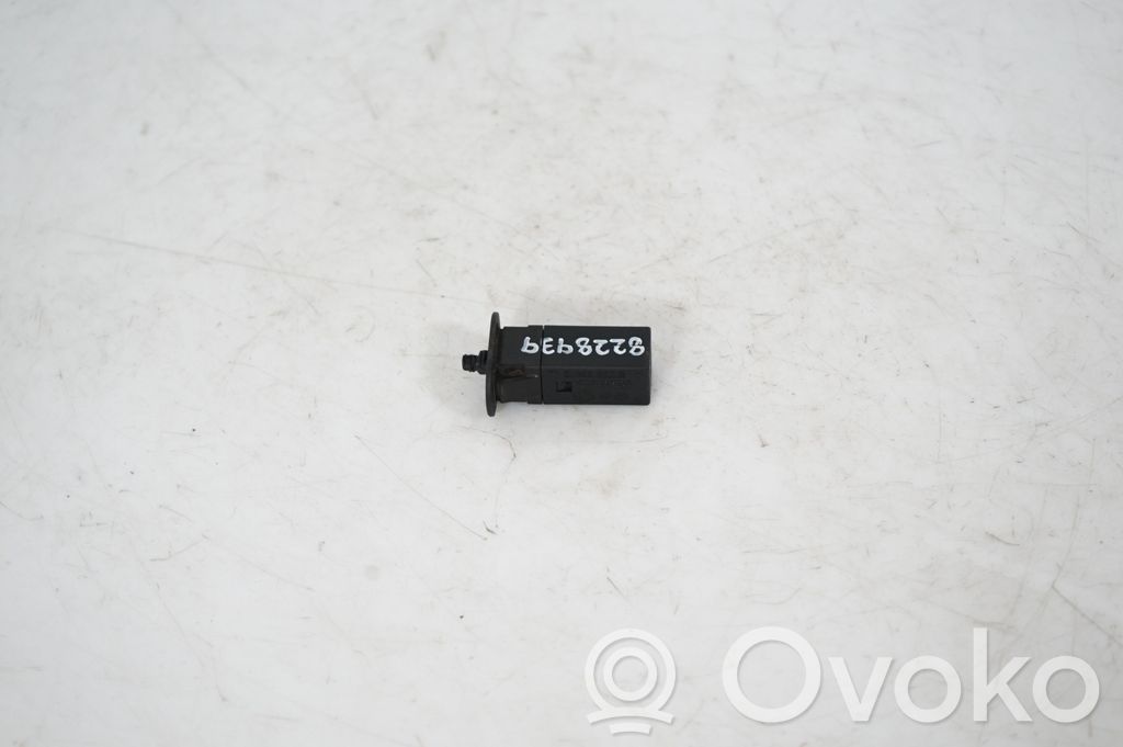 Fuel tank cap lock (3)