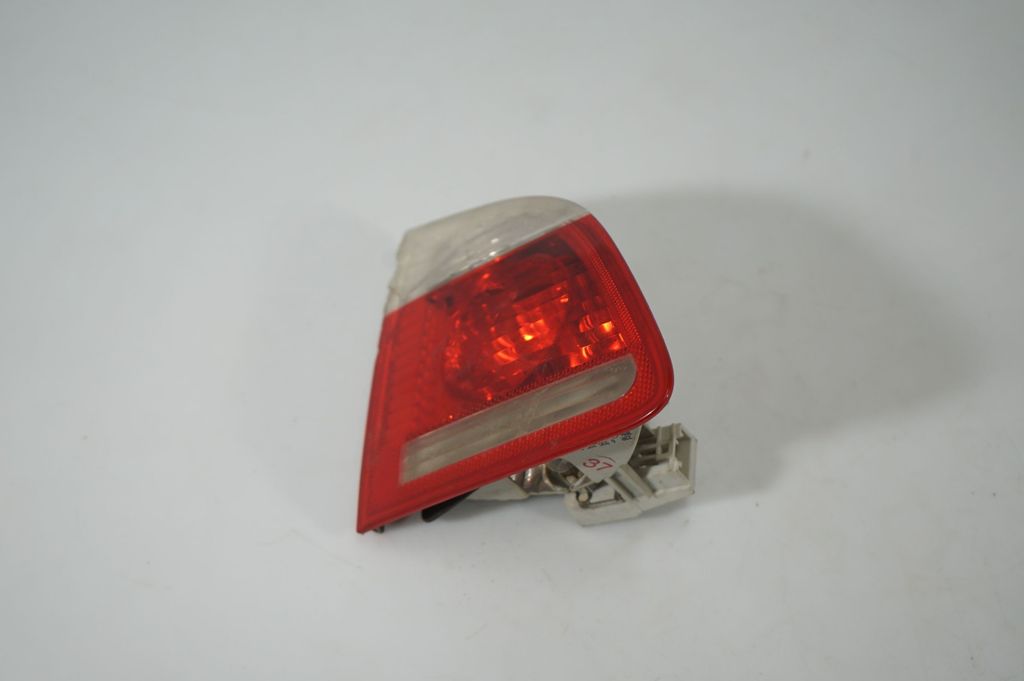 Tailgate rear/tail lights (2)