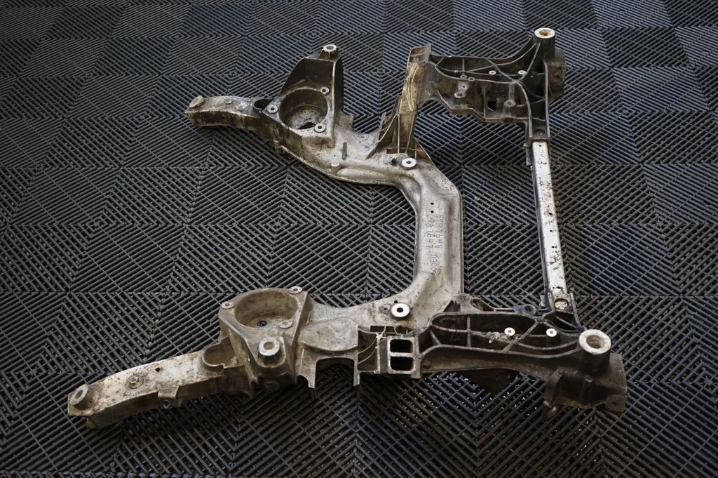 Front subframe (2)