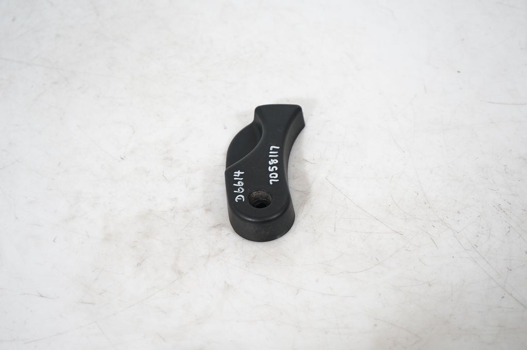 Engine bonnet (hood) release handle (4)