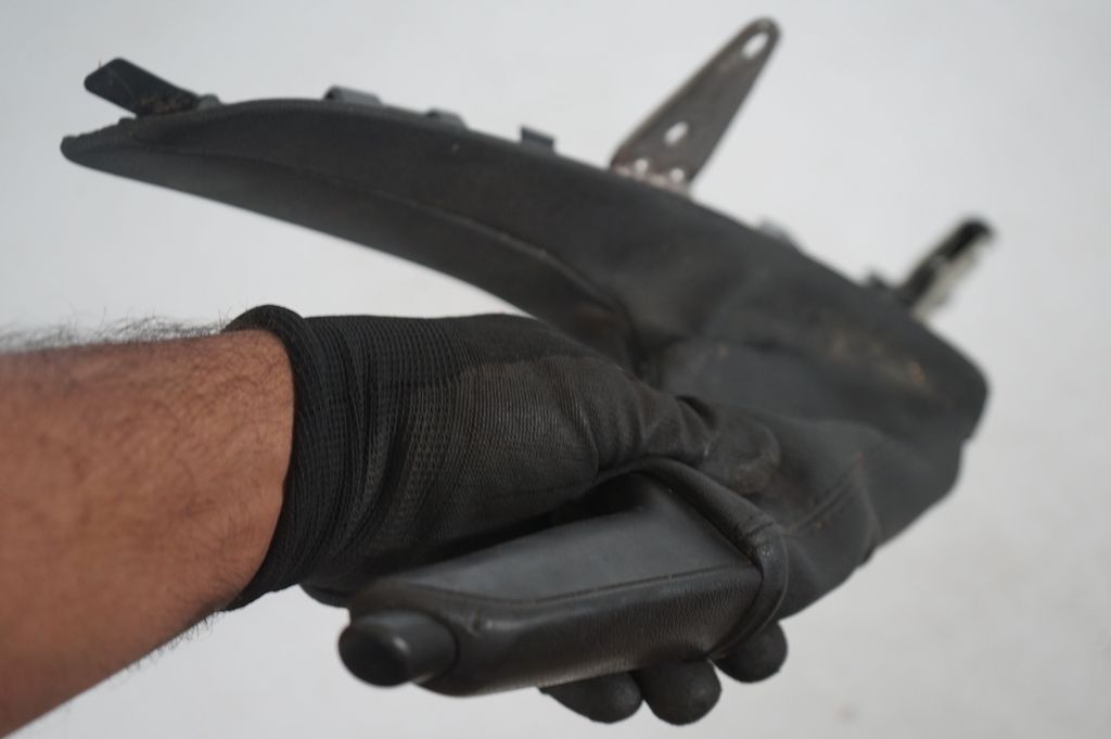 Handbrake/parking brake lever assembly (7)