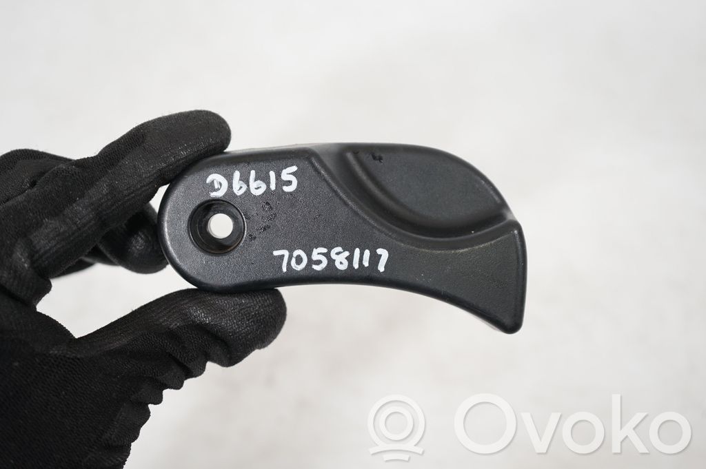 Engine bonnet (hood) release handle (7)