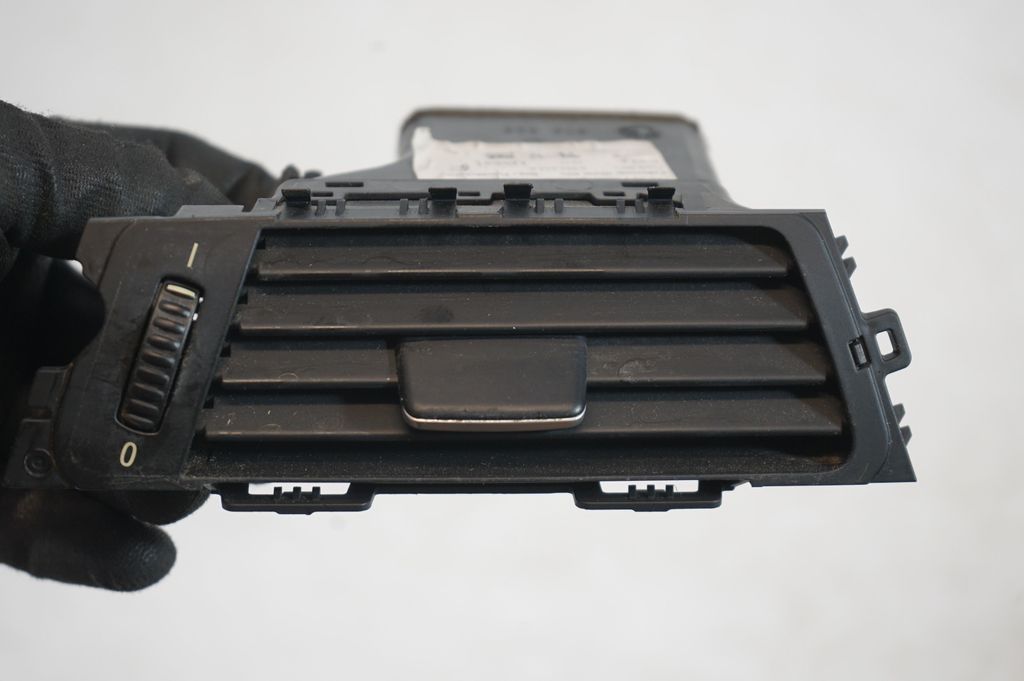 Dashboard side air vent grill/cover trim (6)