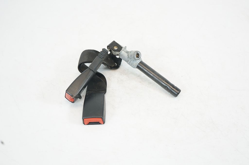 Rear seatbelt buckle (3)