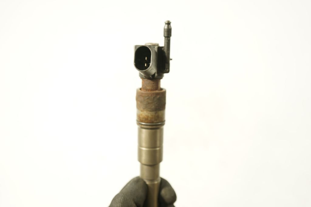 Fuel injector (6)